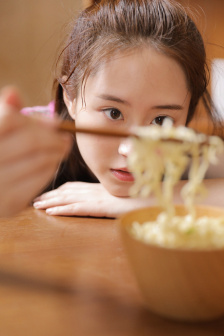 女朋友的妈妈2第1集